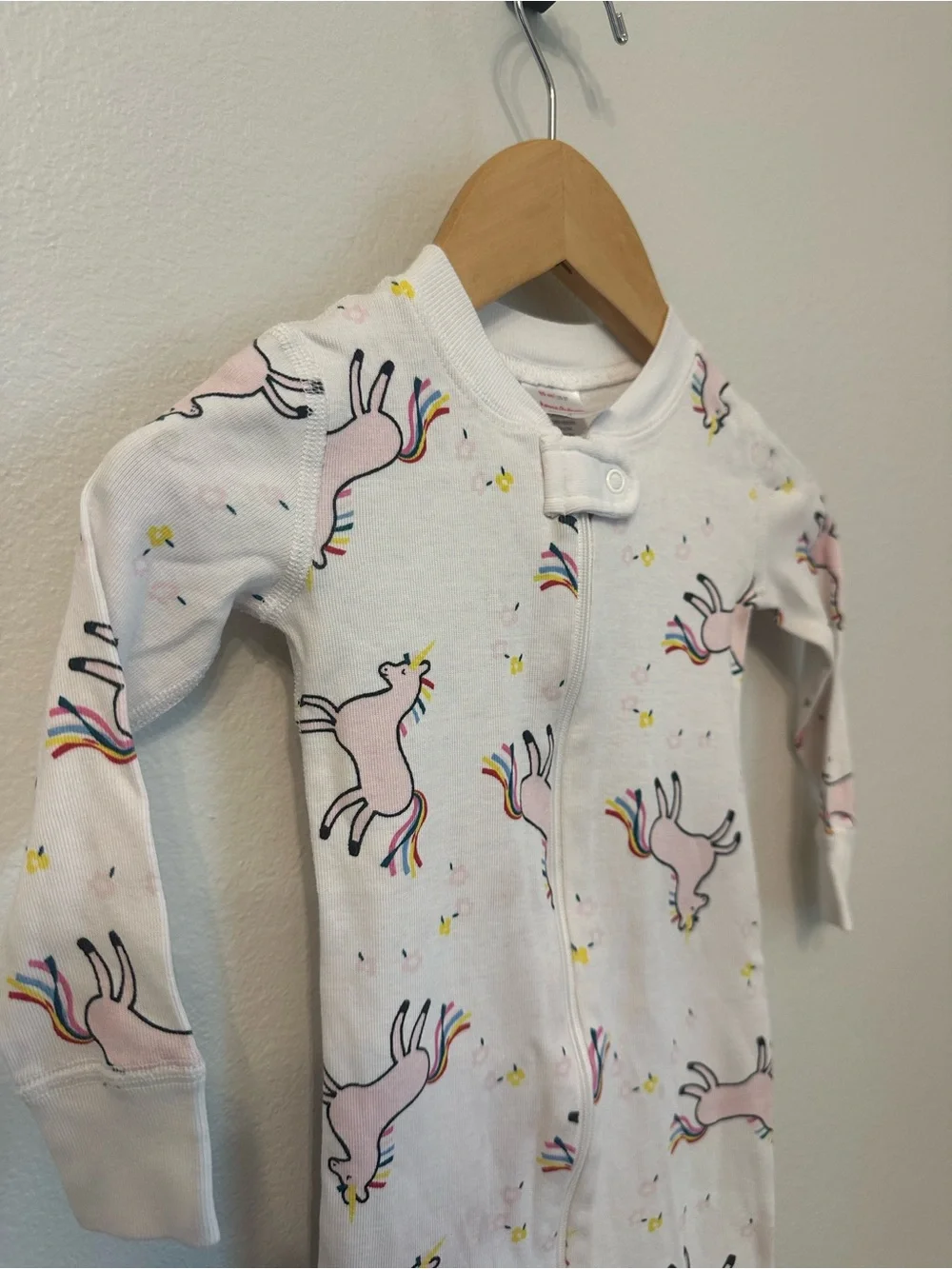 Hanna Andersson Zip Up Footless Pajamas with Pink Rainbow Unicorns